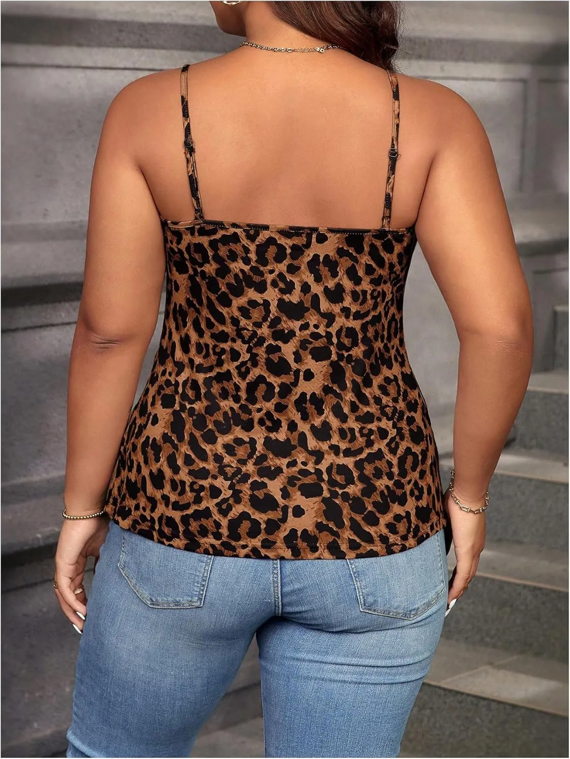 Floerns Women's Plus Size Cheetah Print Criss Cross Camisole V Neck Sleeveless Party Tops