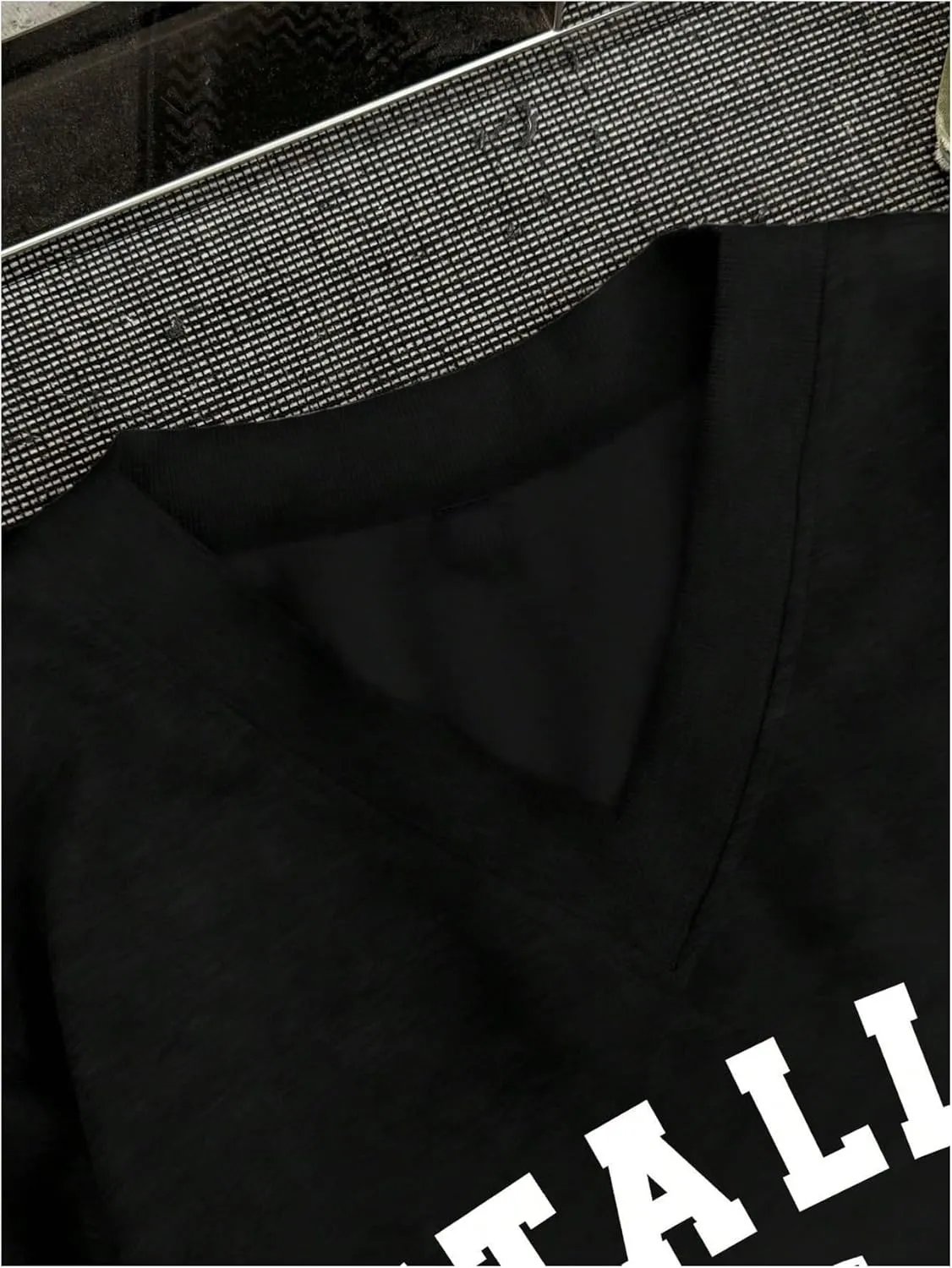 SOLY HUX Women's Oversized Graphic Sweatshirt V Neck Drop Shoulder Long Sleeve Letter Print Casual Pullover Tops