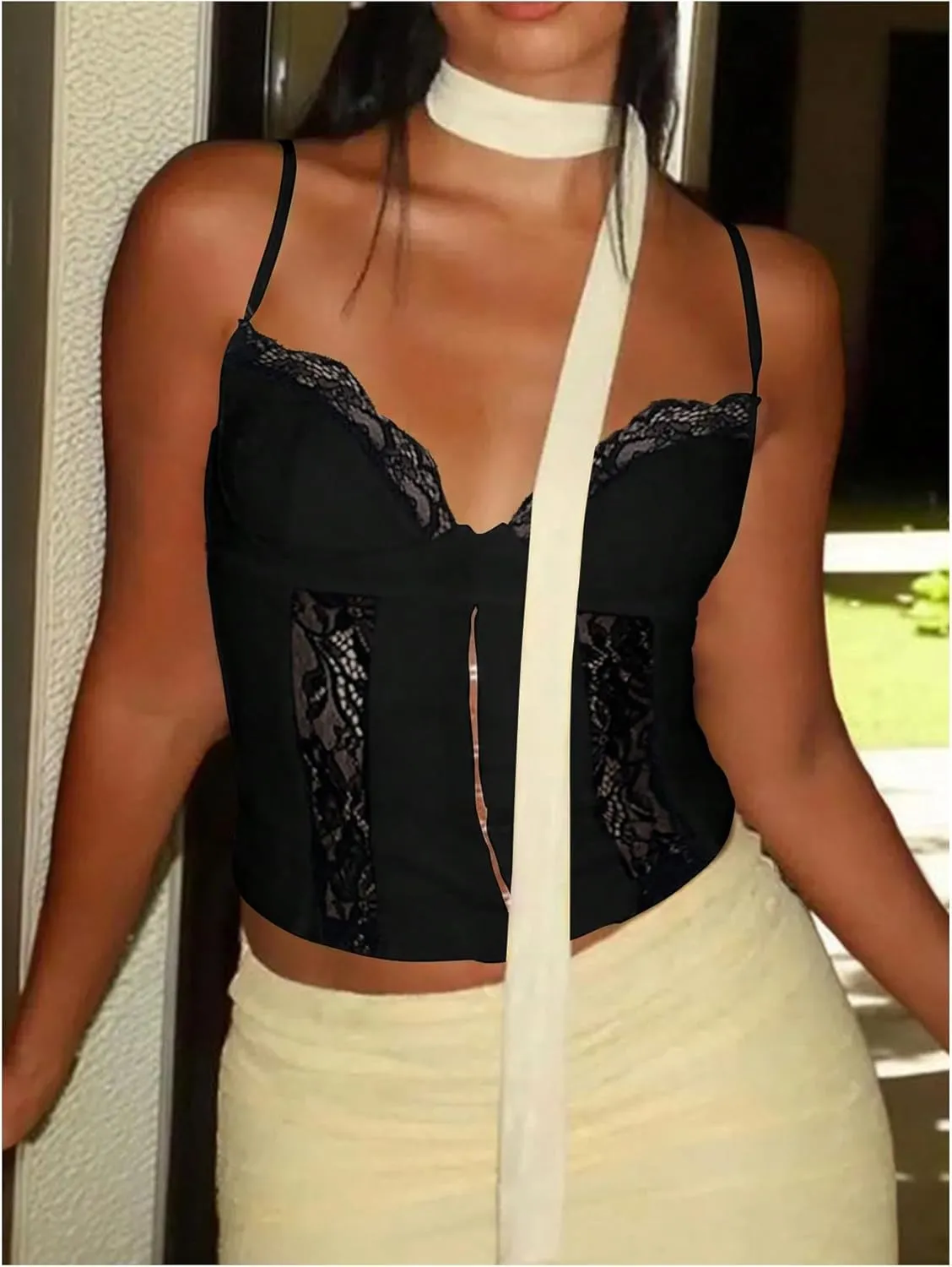 WDIRARA Women's Lace V Neck Cami Crop Top Spaghetti Strap Y2k Summer Camisole Tops